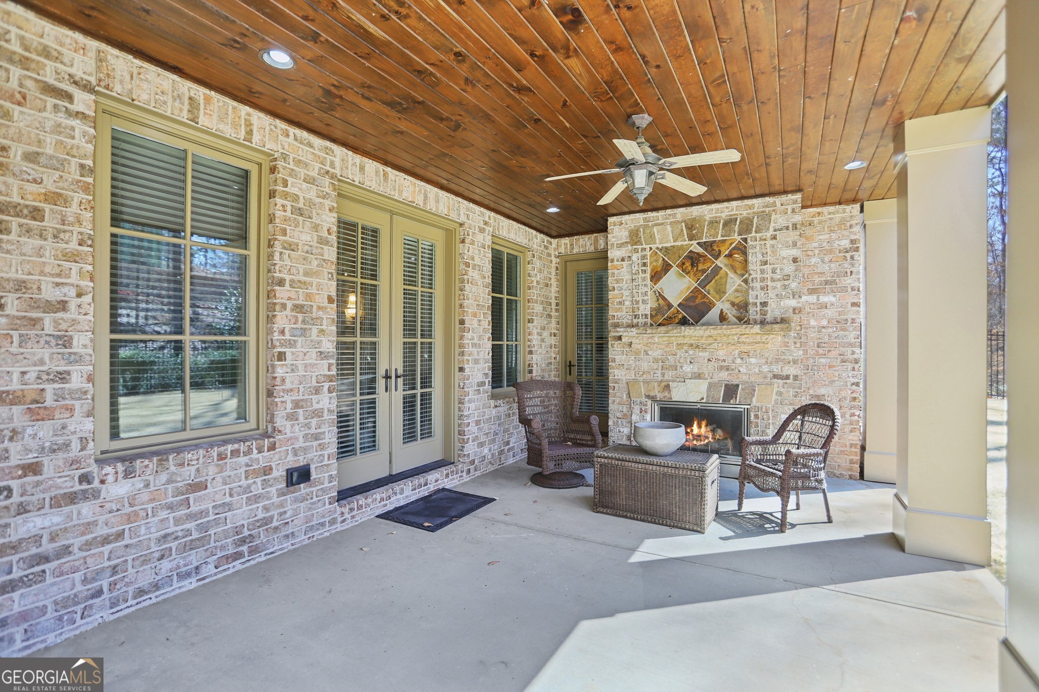 440 Belada Boulevard