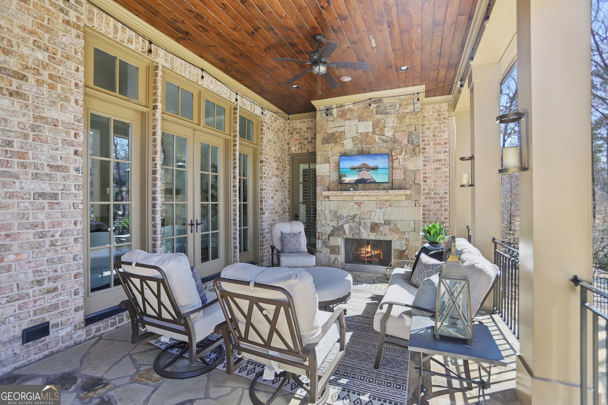 440 Belada Boulevard