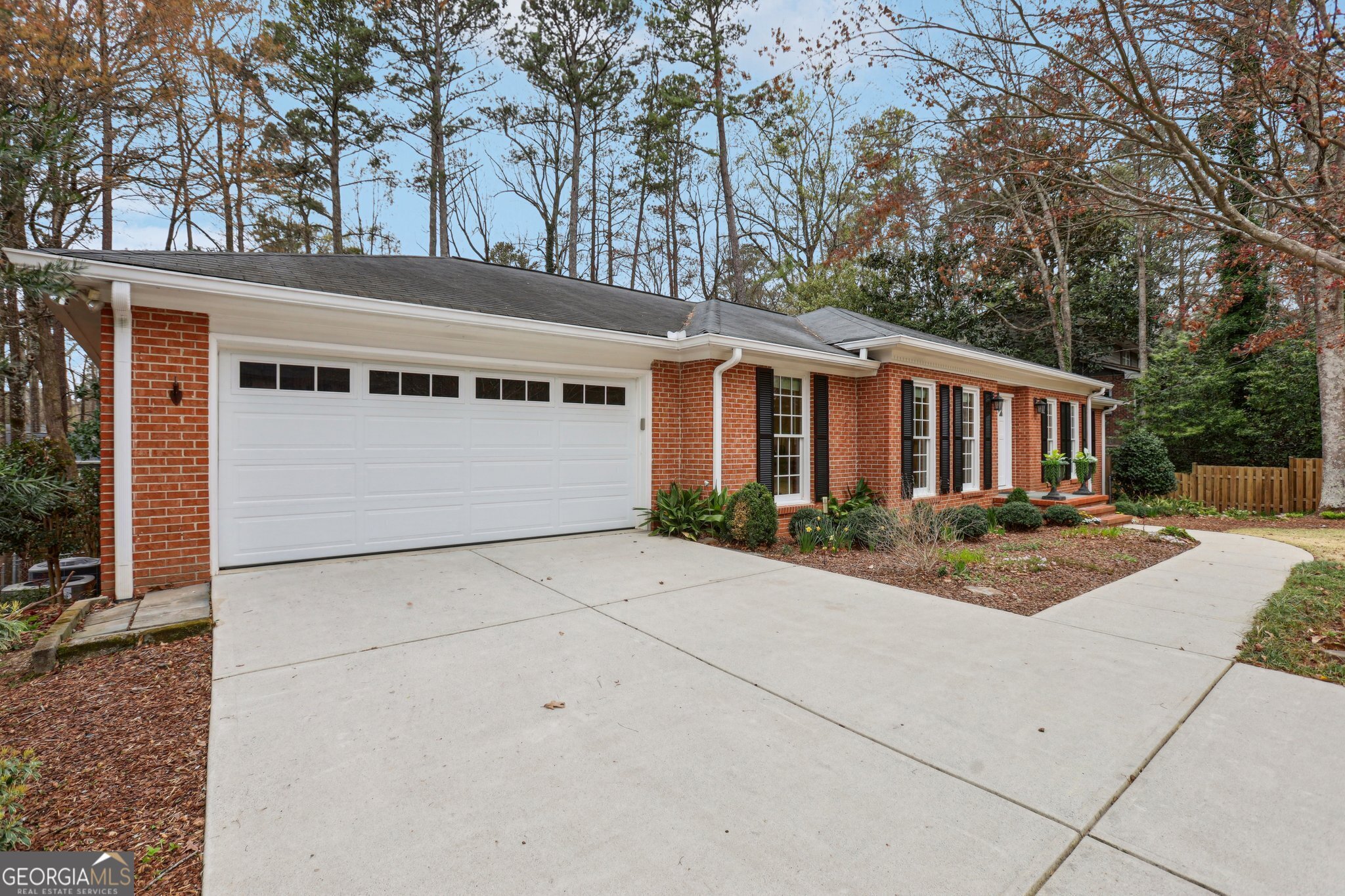 185 W Spalding Drive