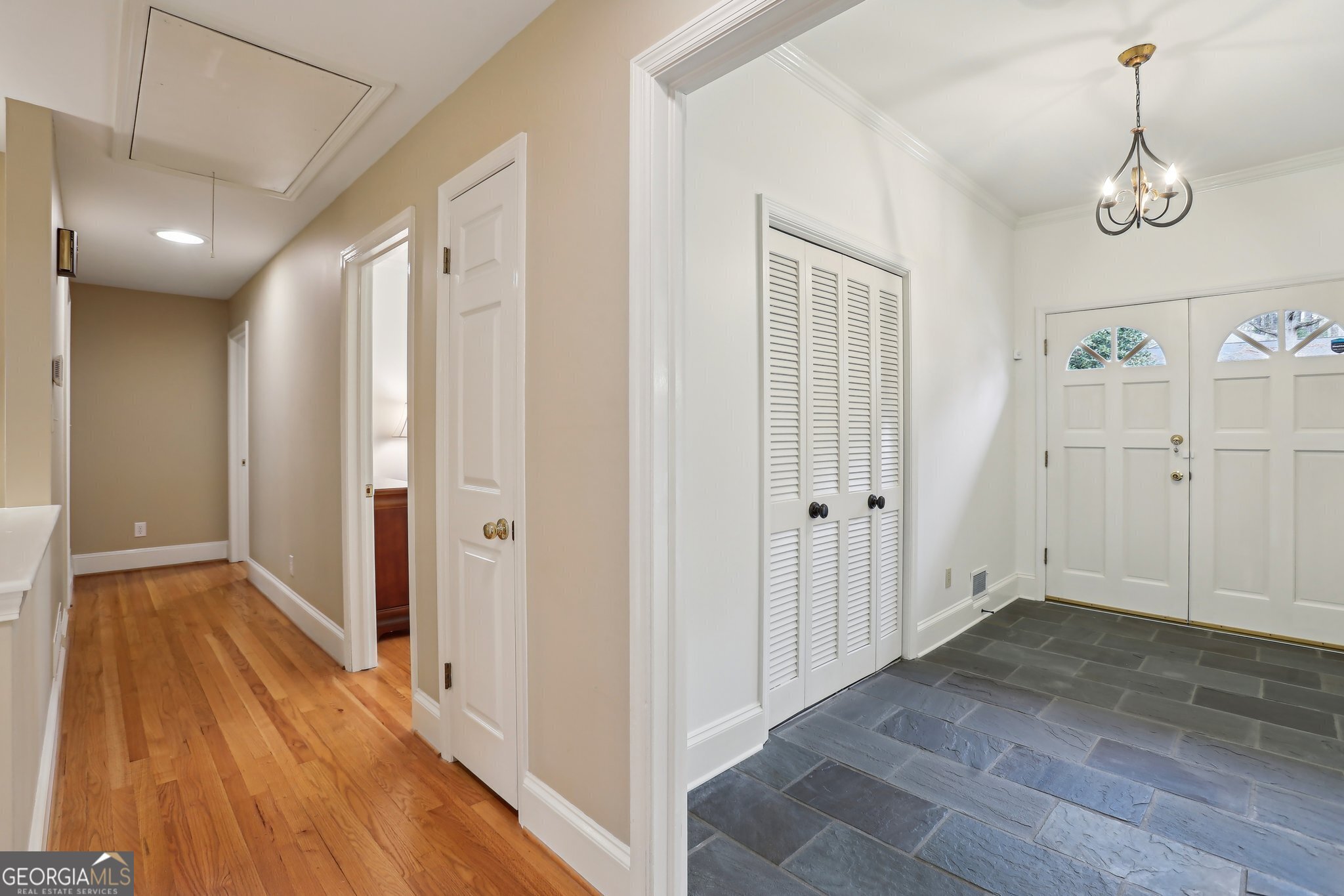 185 W Spalding Drive