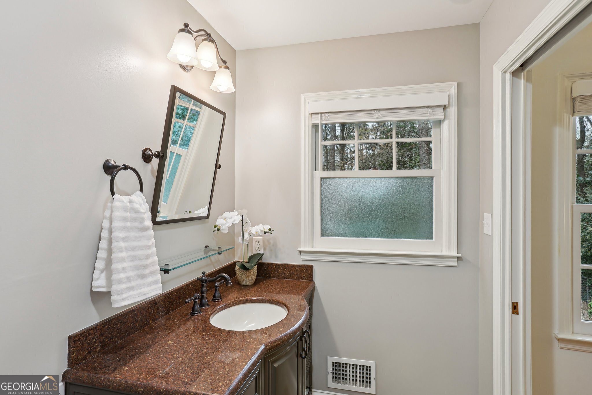 185 W Spalding Drive