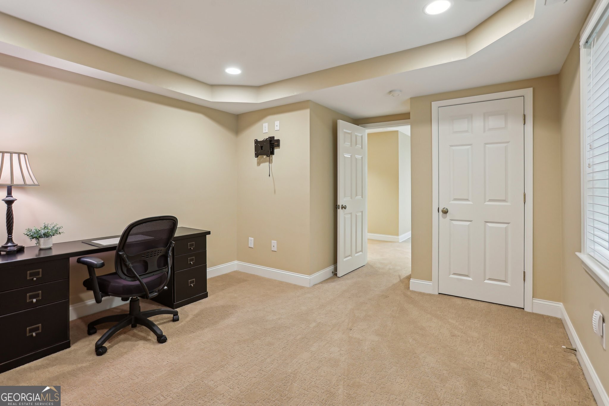 185 W Spalding Drive