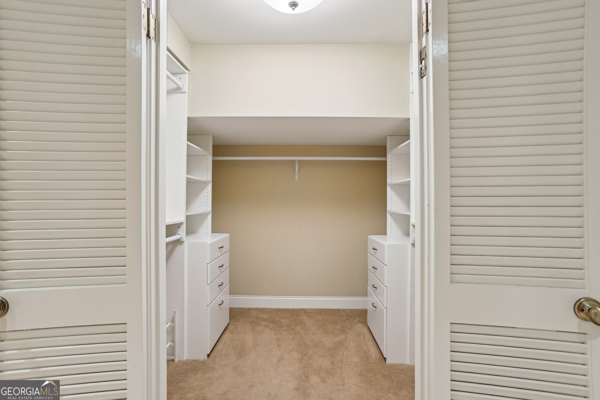 185 W Spalding Drive