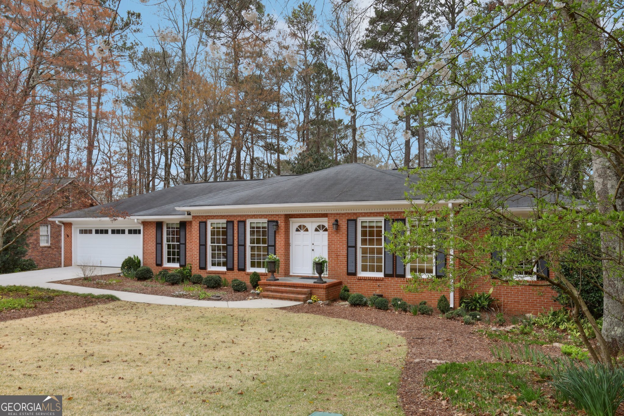 185 W Spalding Drive