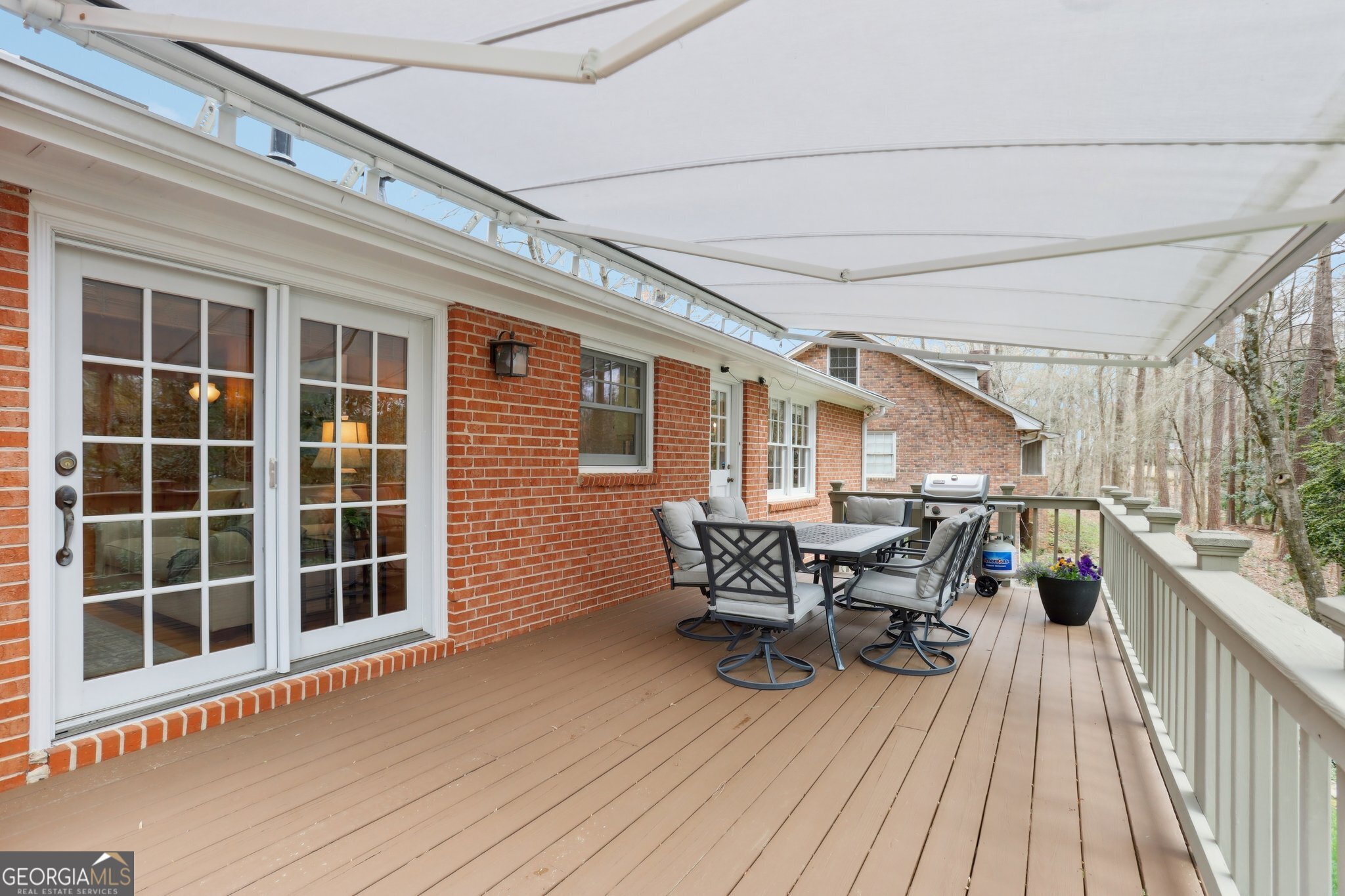 185 W Spalding Drive