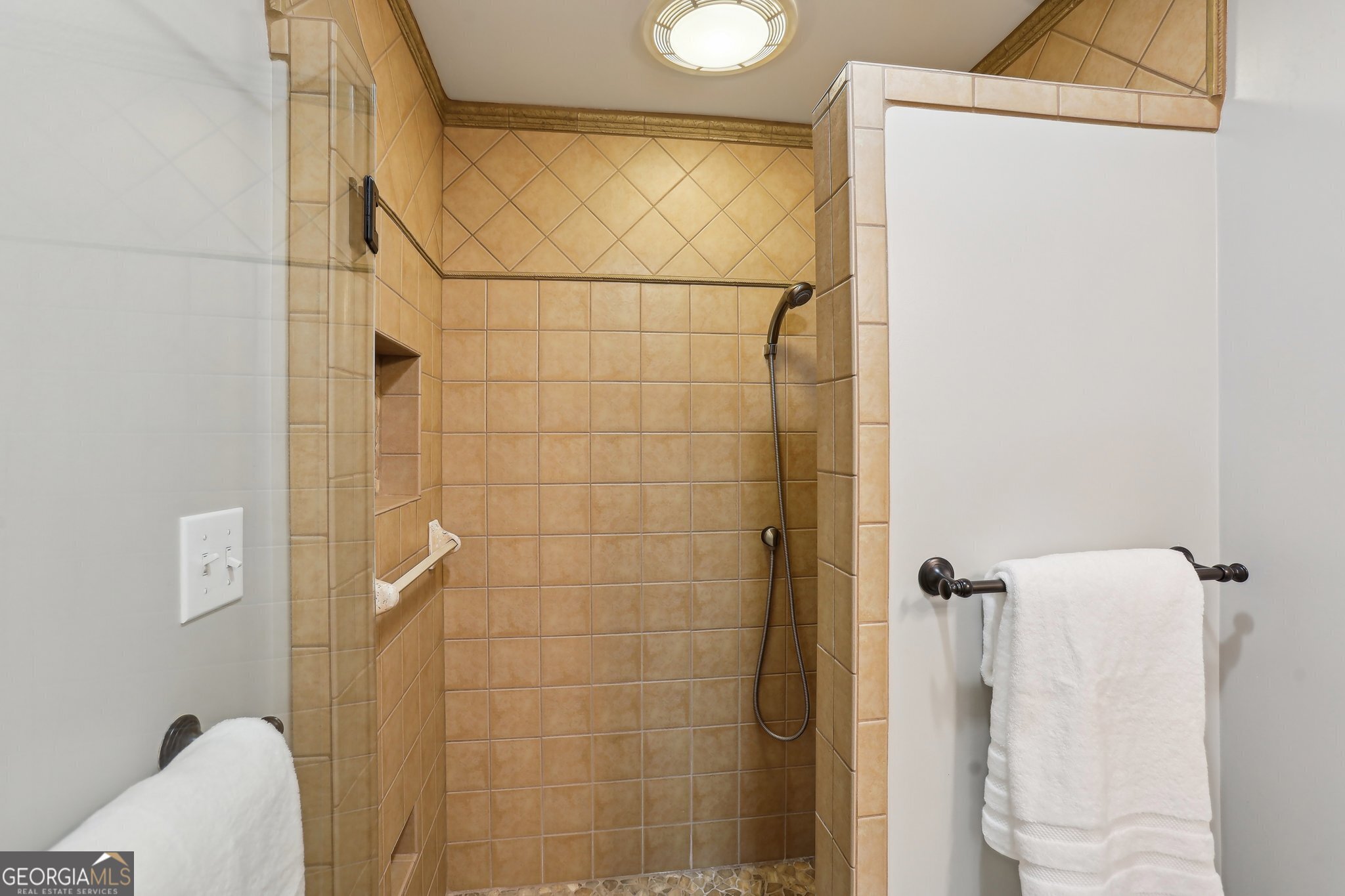 185 W Spalding Drive