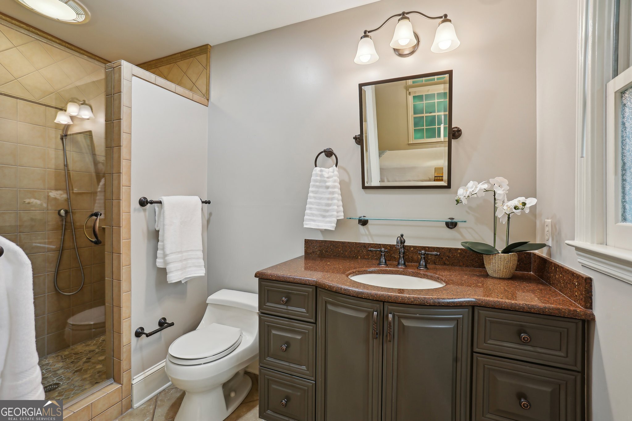 185 W Spalding Drive