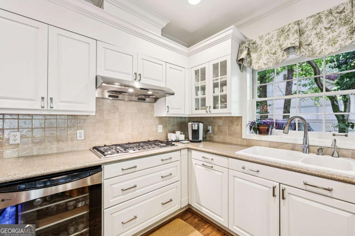 1382 W Wesley Road NW
