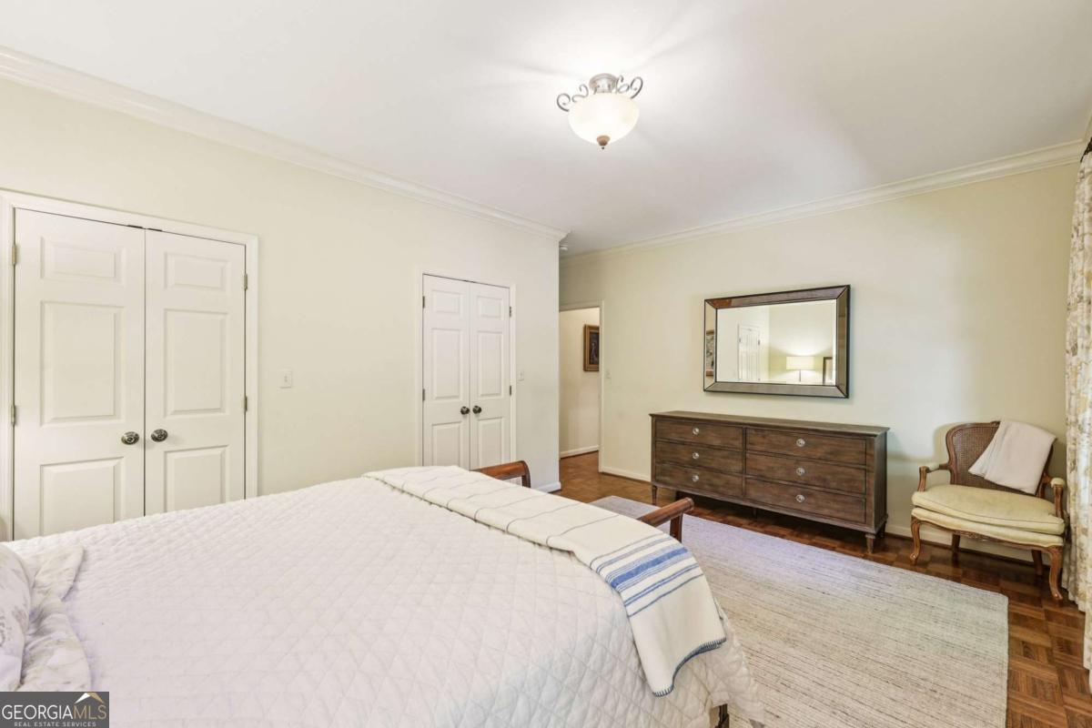 1382 W Wesley Road NW