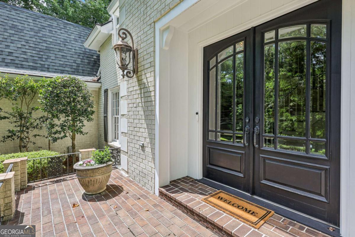 1382 W Wesley Road NW