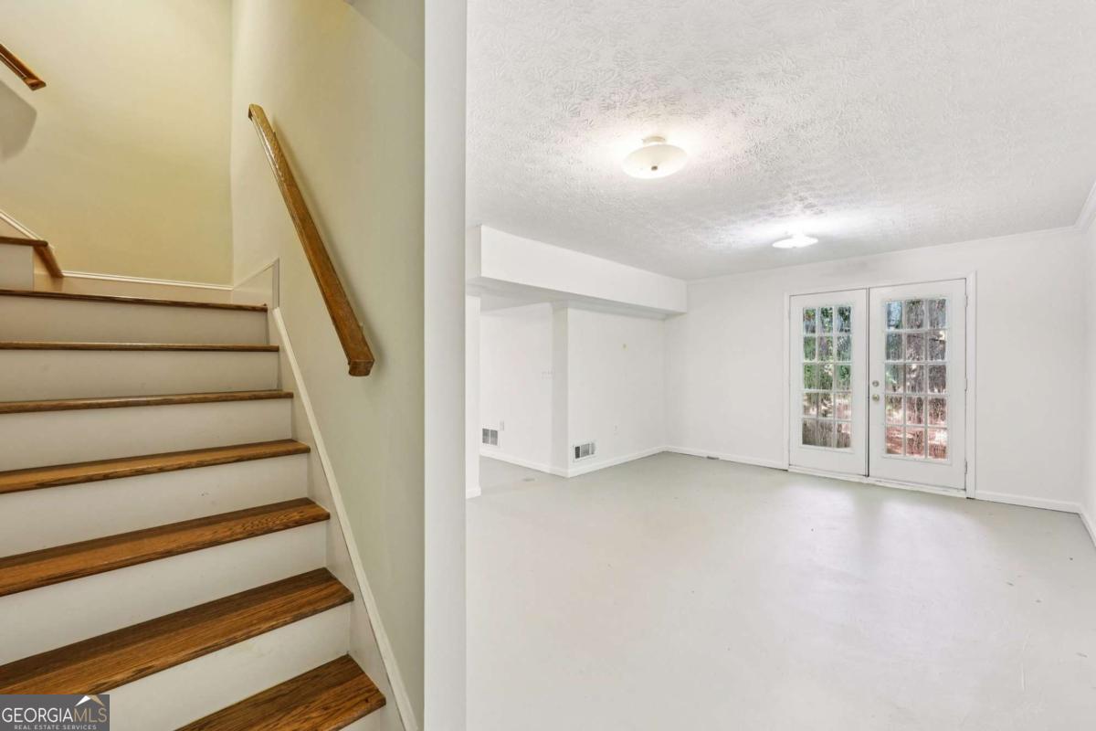1382 W Wesley Road NW