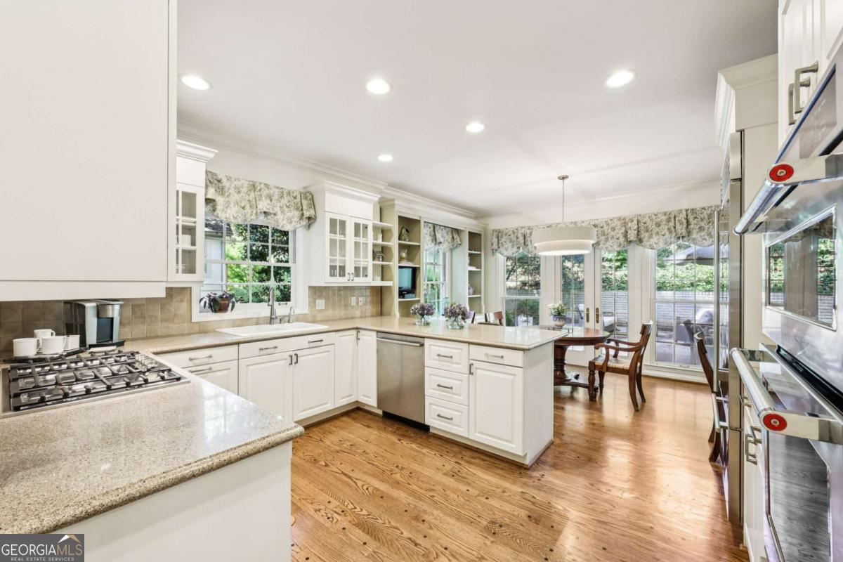 1382 W Wesley Road NW