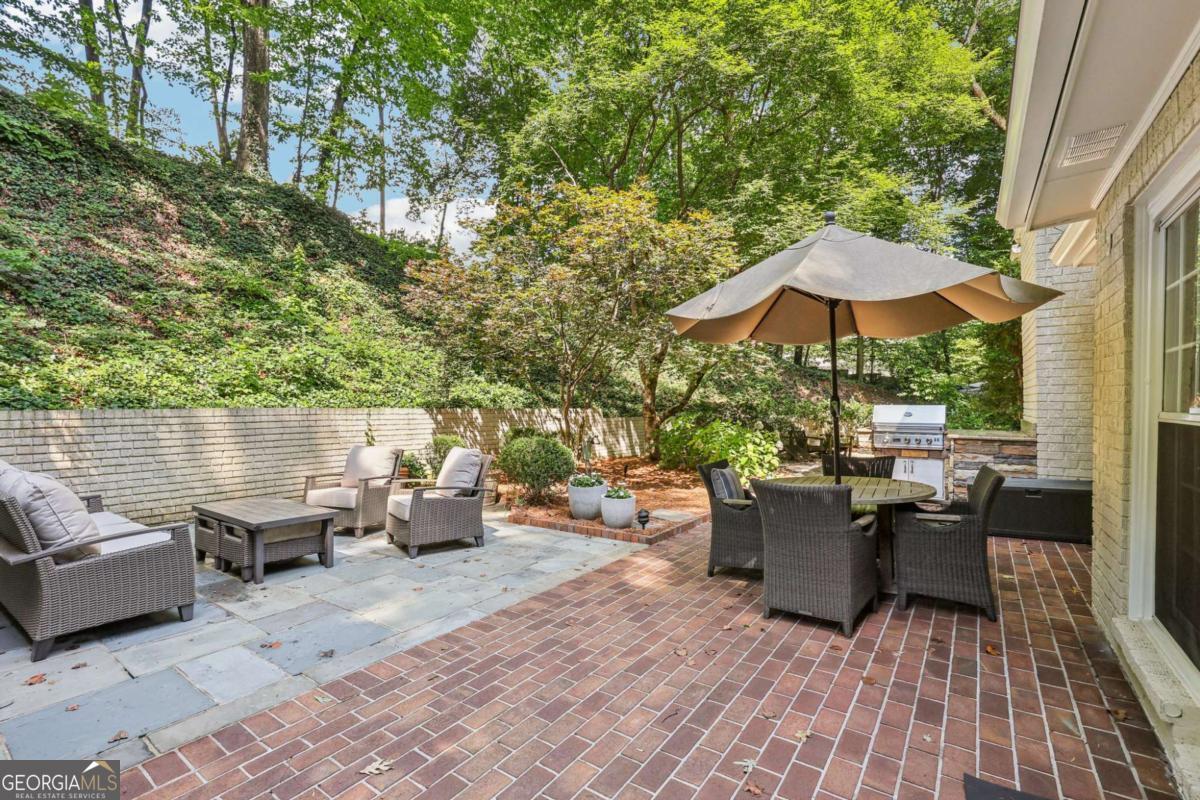 1382 W Wesley Road NW