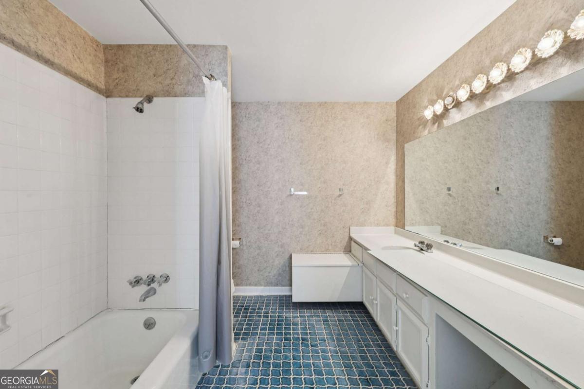 7080 Riverside Drive