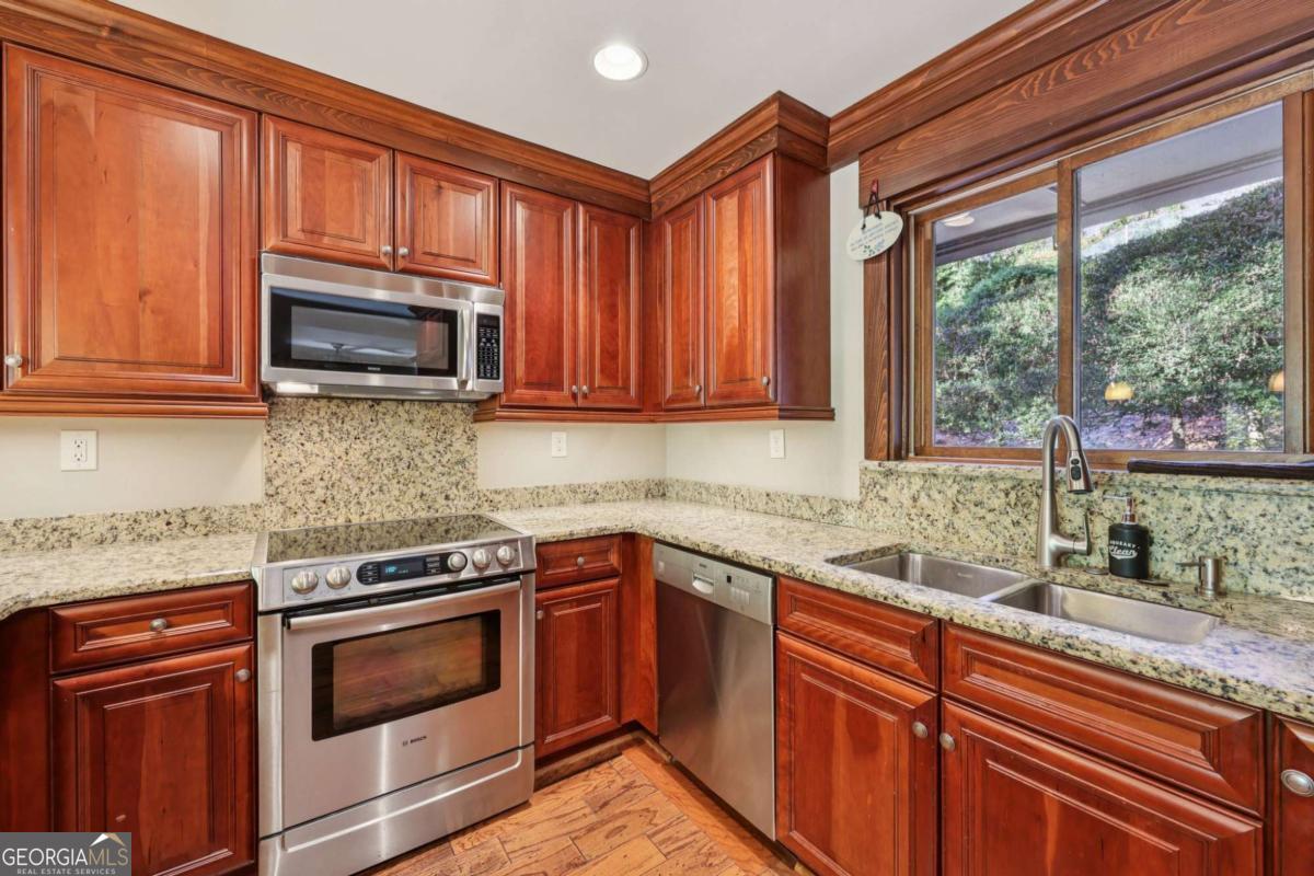 7080 Riverside Drive