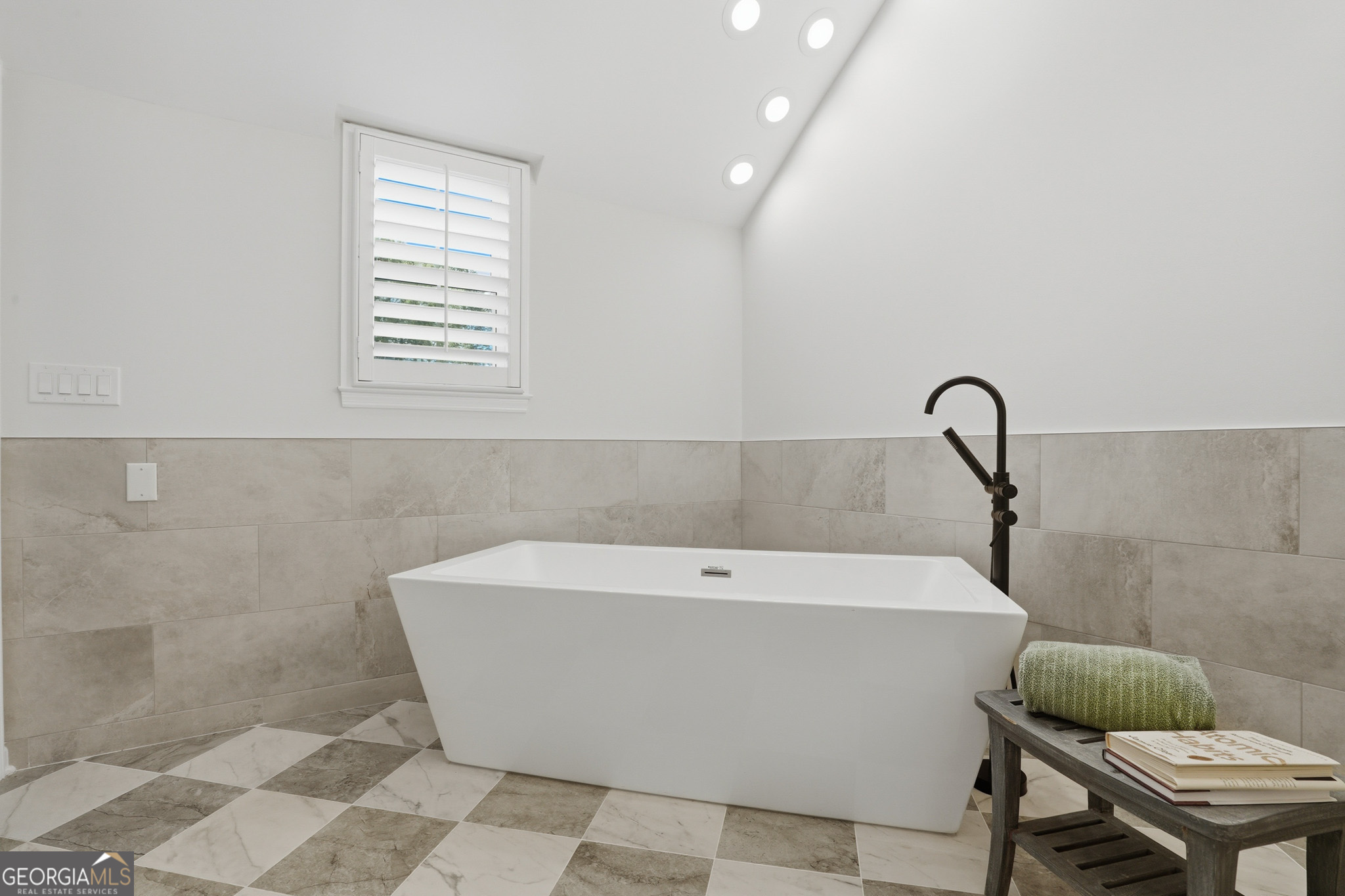 423 Jefferson Circle # 423