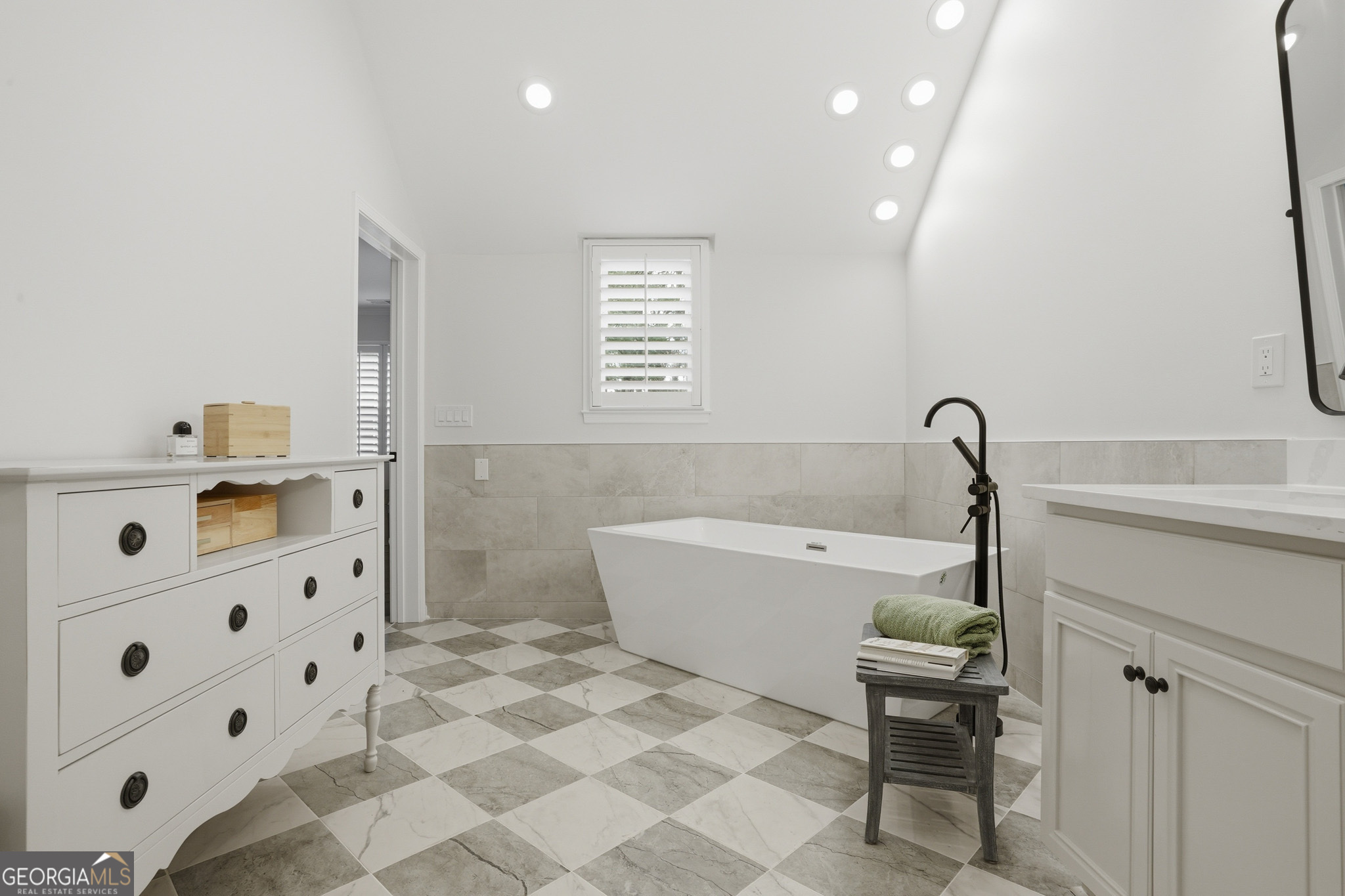 423 Jefferson Circle # 423