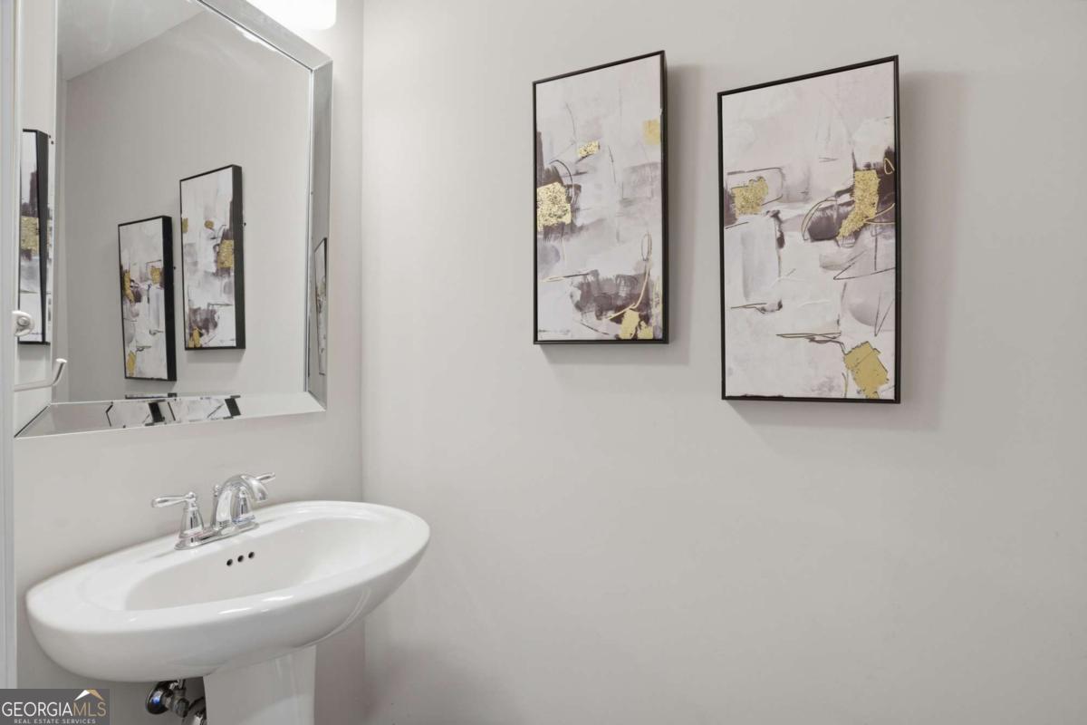 1221 Lavista Road NE