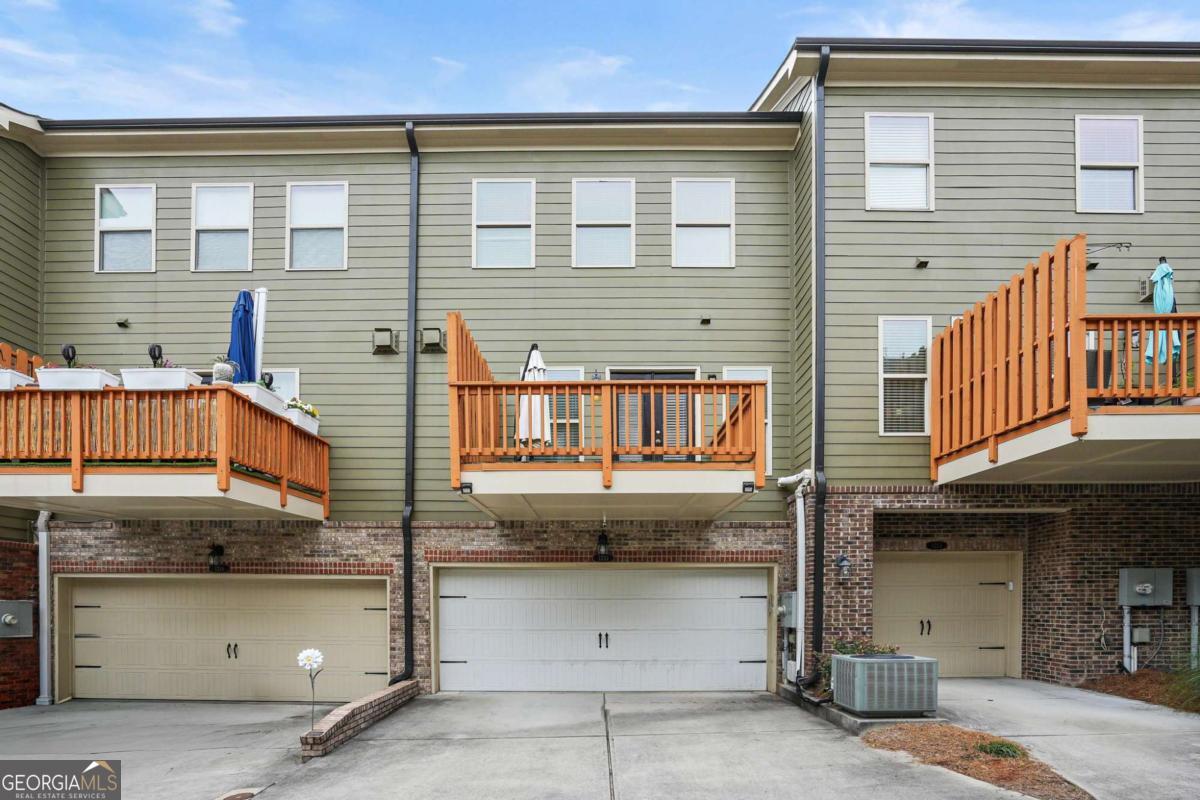 1221 Lavista Road NE