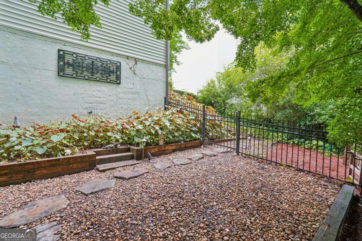 706 Braidwood Ridge NW