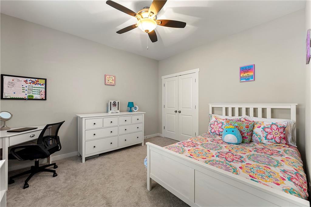 1817 Cromwell Walk