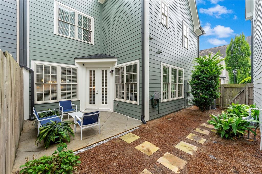 1817 Cromwell Walk