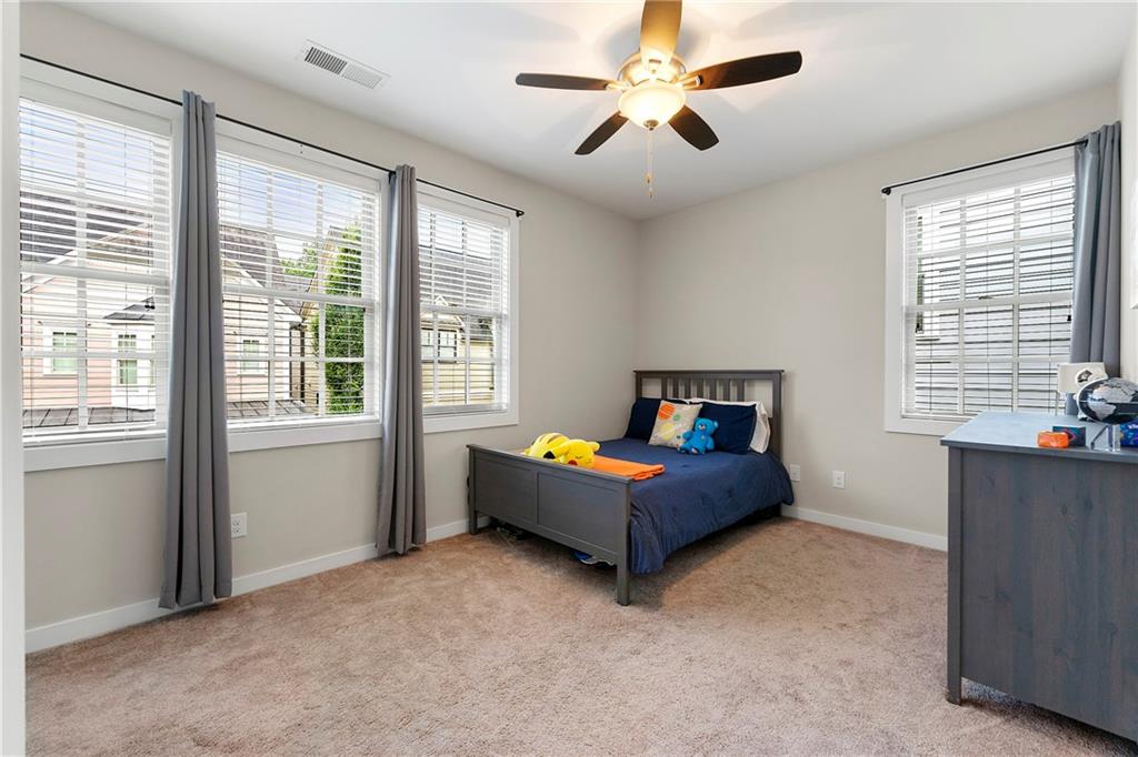 1817 Cromwell Walk