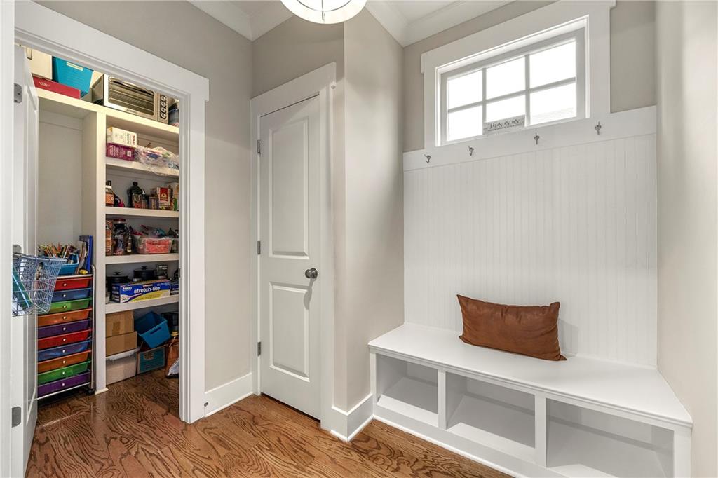 1817 Cromwell Walk