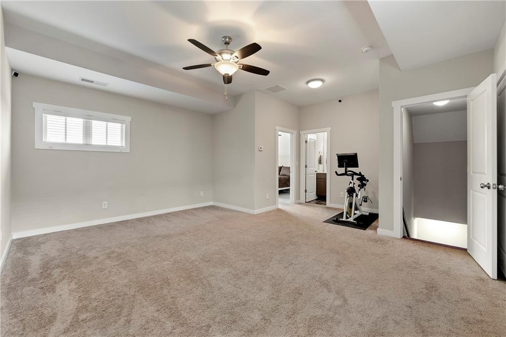 1817 Cromwell Walk