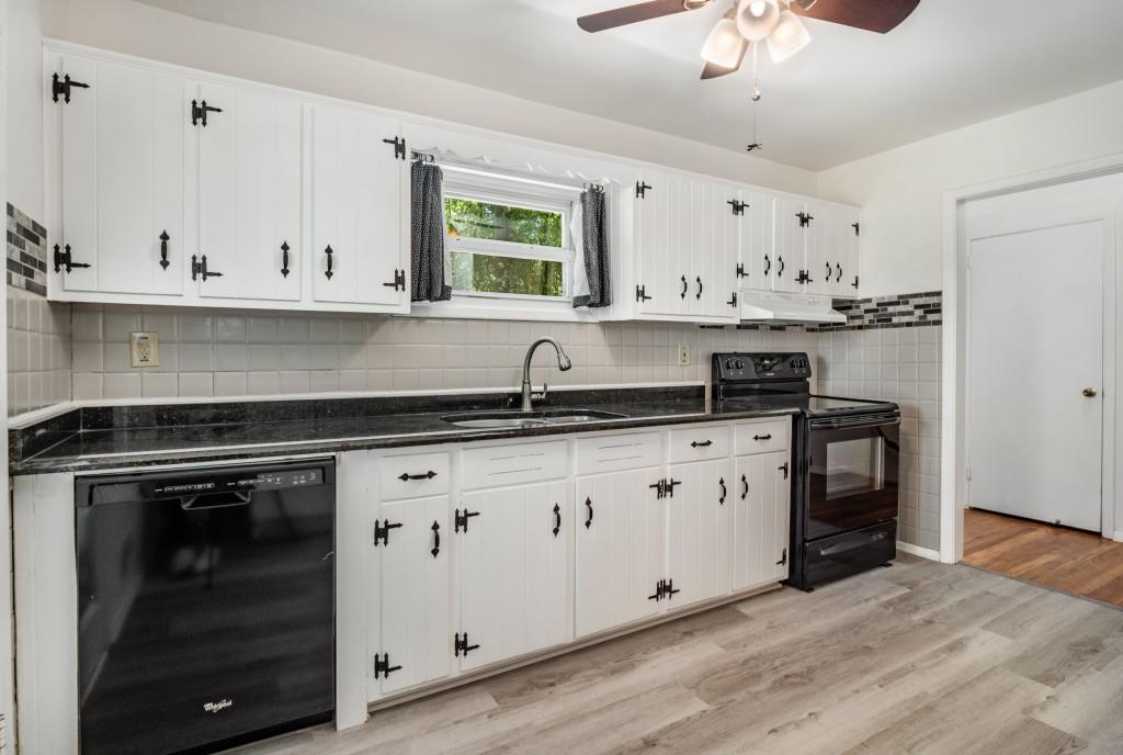 2563 Beverly Hills Drive