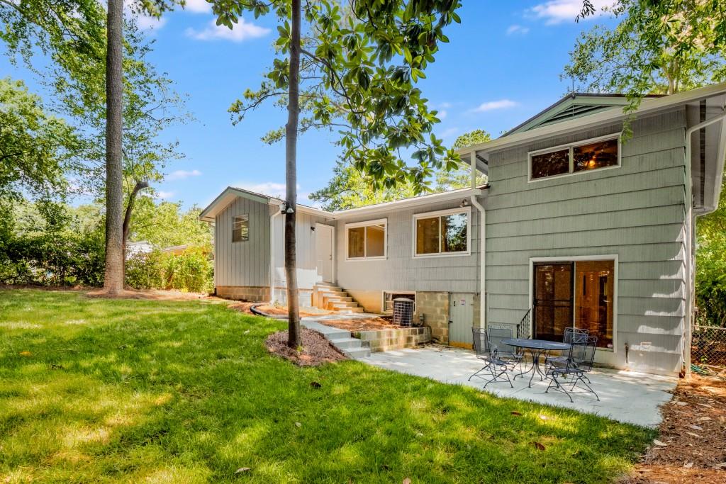 2563 Beverly Hills Drive