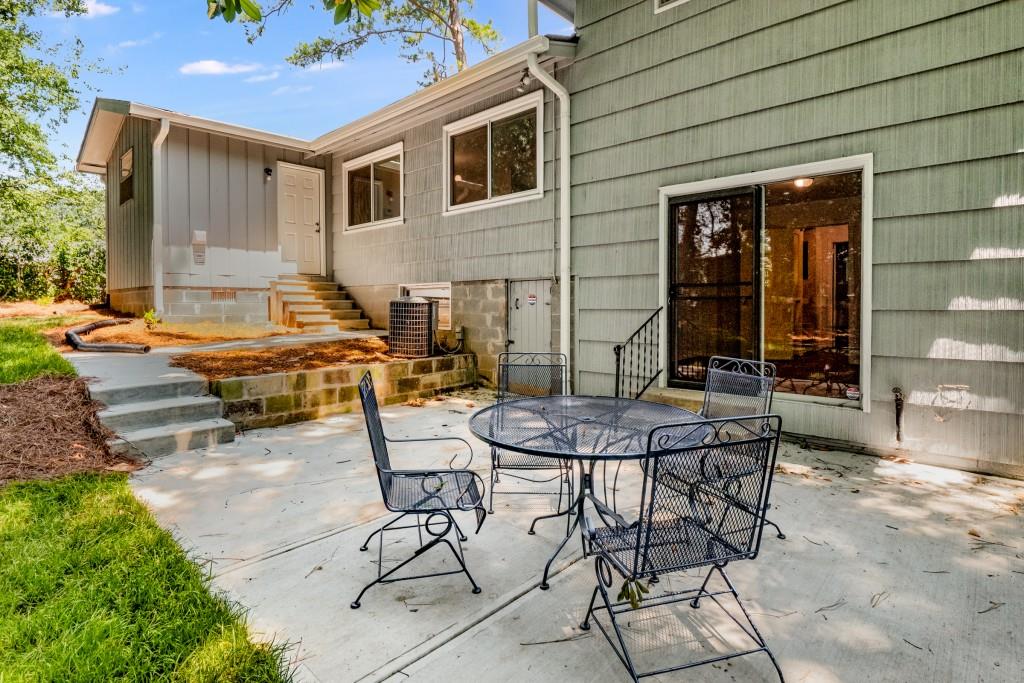 2563 Beverly Hills Drive