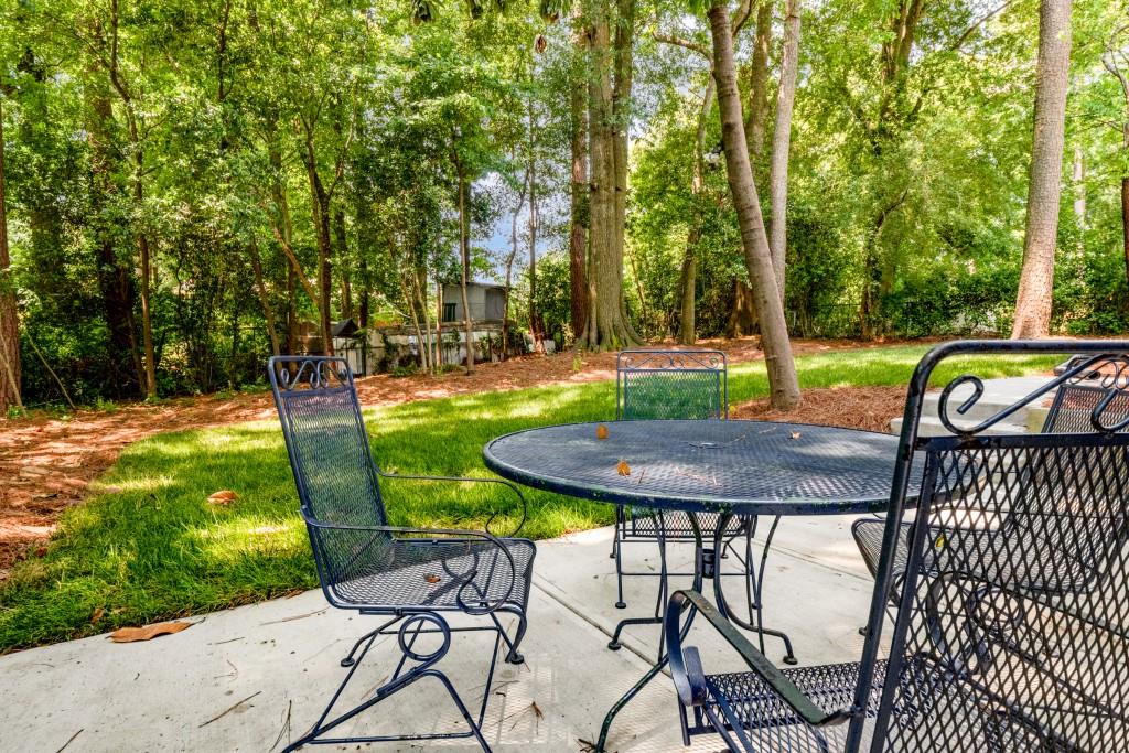 2563 Beverly Hills Drive