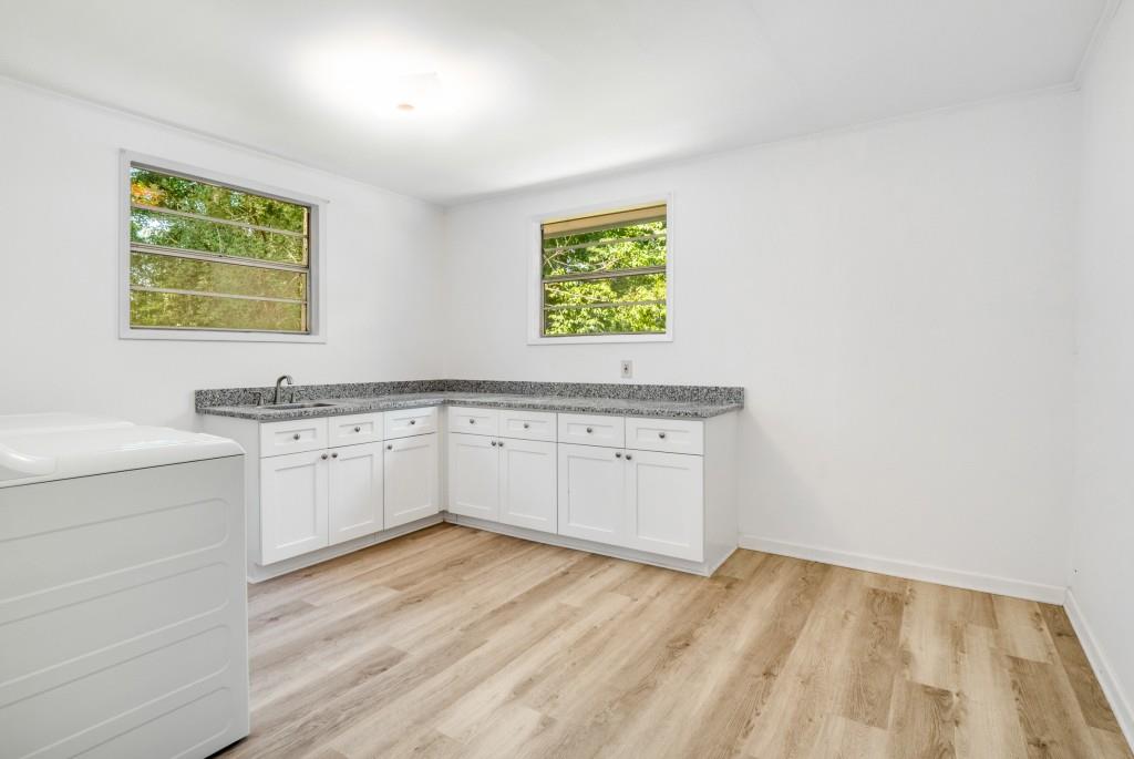 2563 Beverly Hills Drive