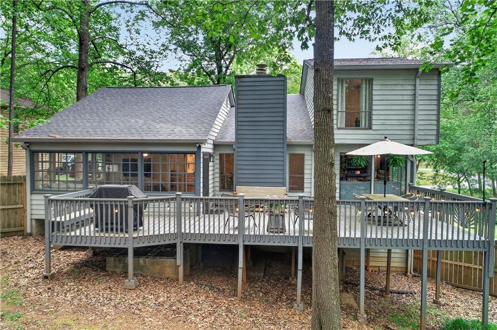 226 Watkins Glen Drive NE