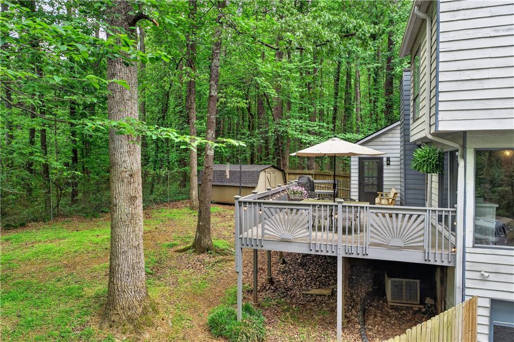 226 Watkins Glen Drive NE