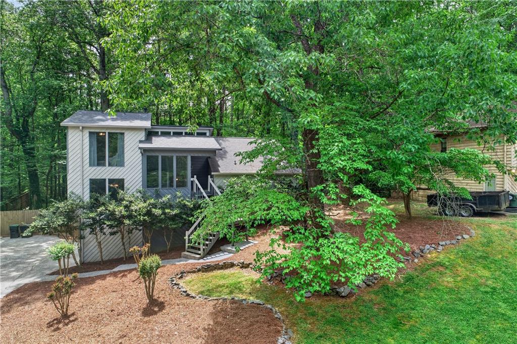226 Watkins Glen Drive NE