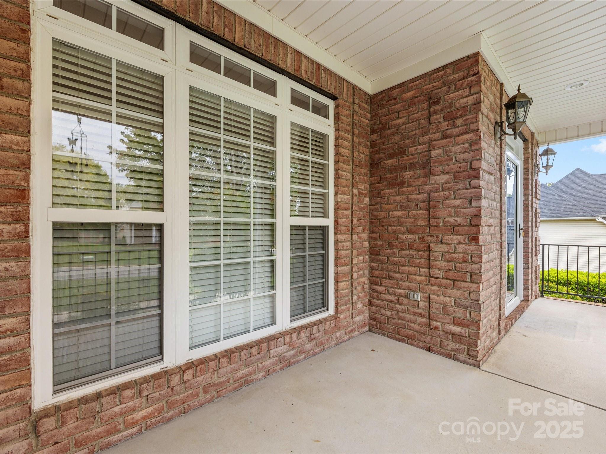 5060 Cramer Woods Drive