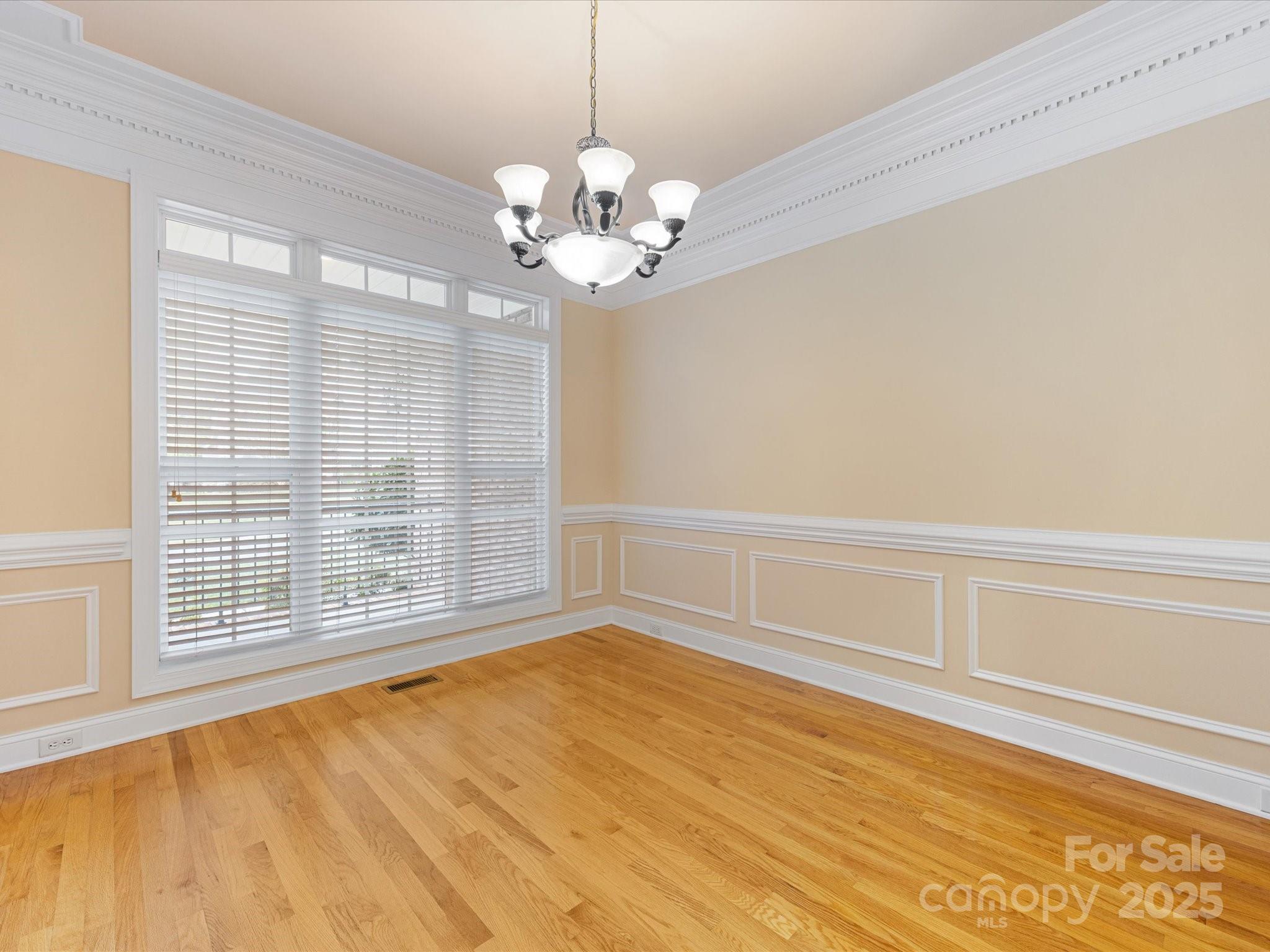 5060 Cramer Woods Drive