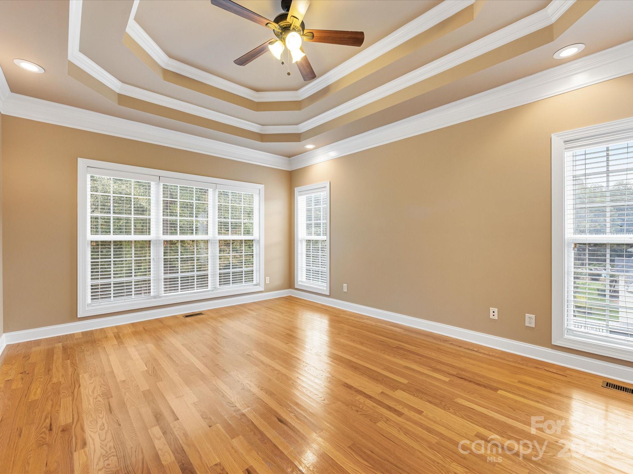 5060 Cramer Woods Drive