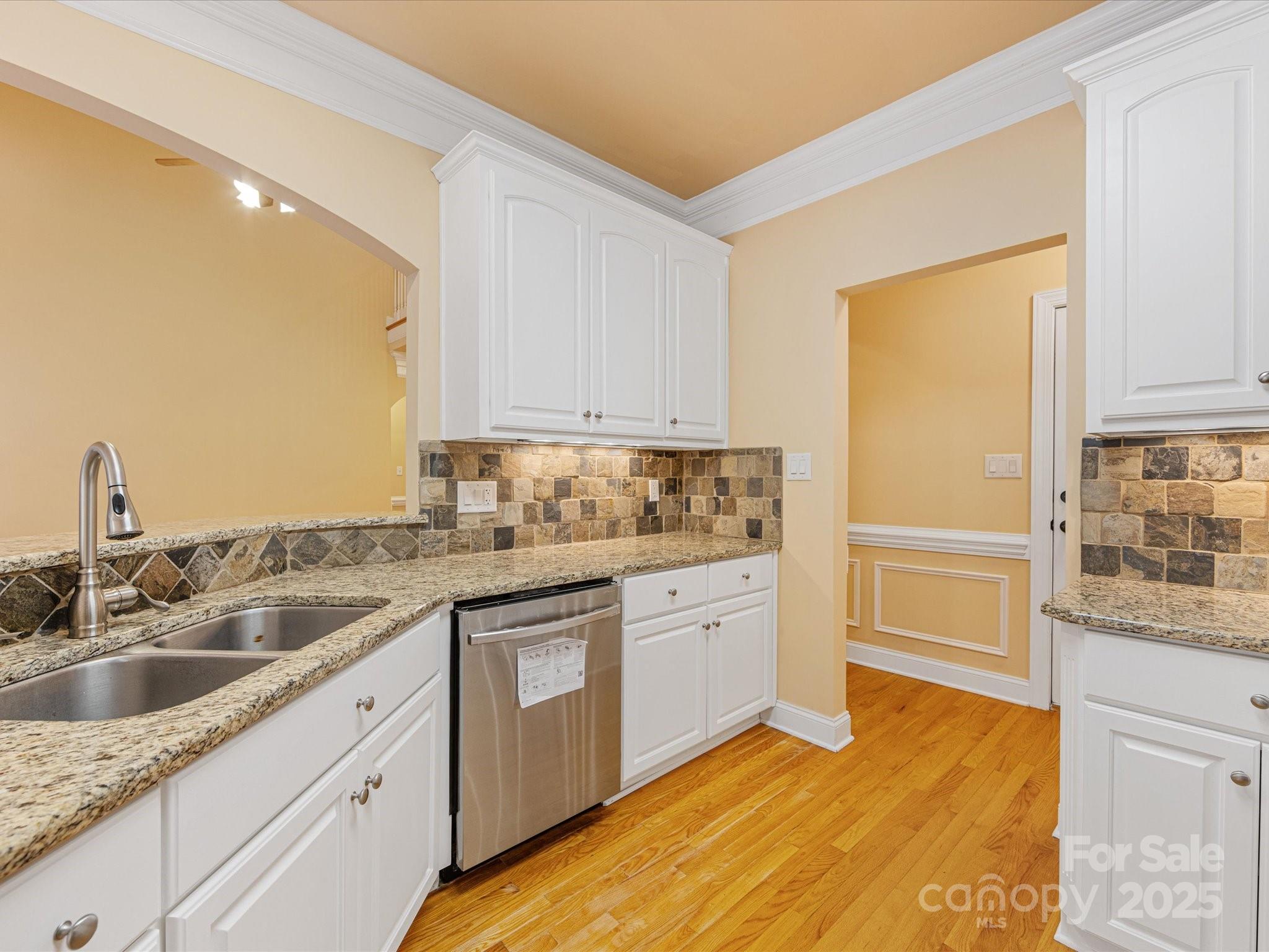 5060 Cramer Woods Drive