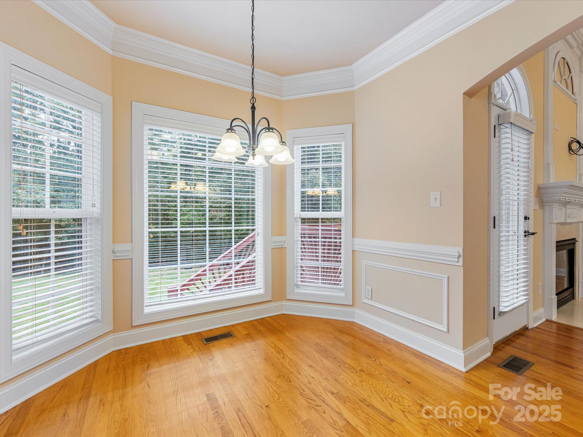 5060 Cramer Woods Drive