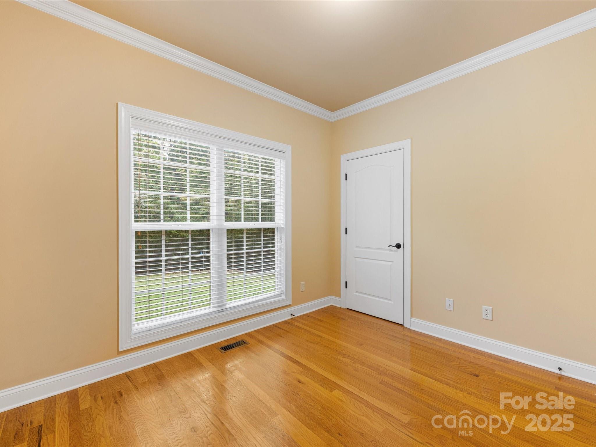 5060 Cramer Woods Drive