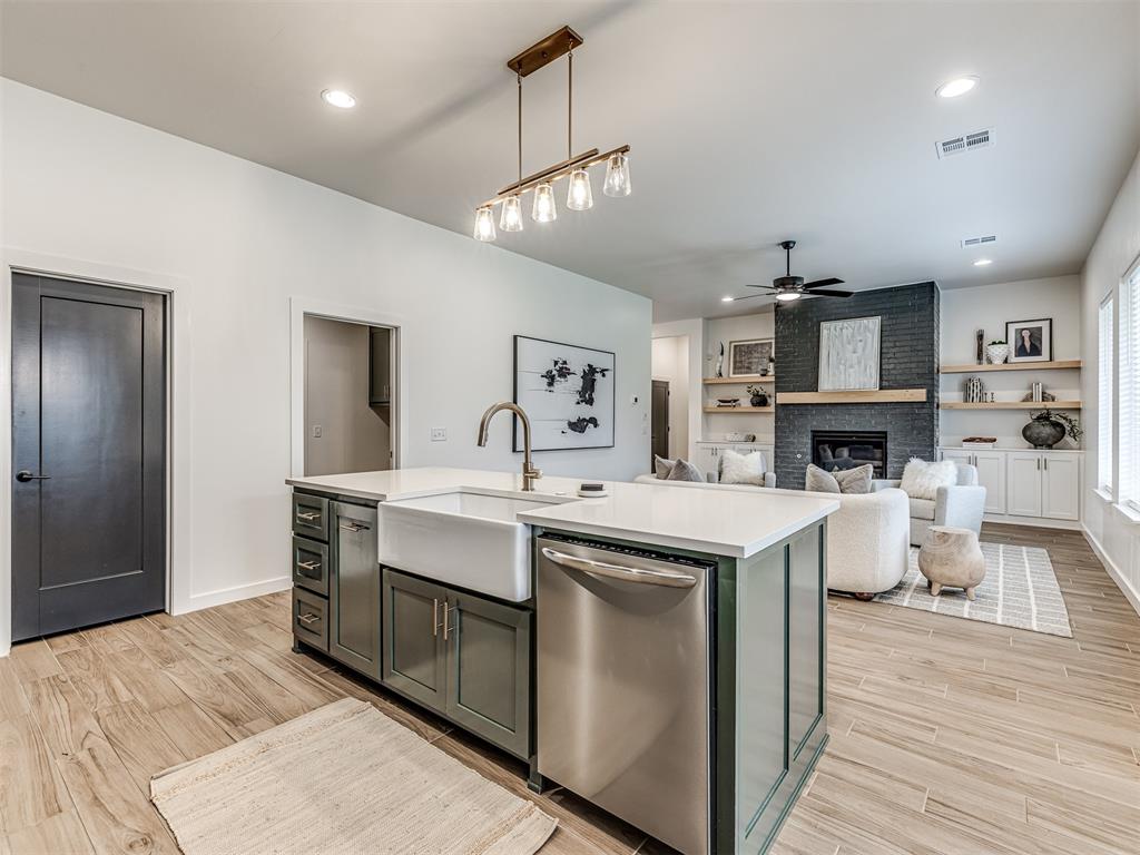 2241 Santa Monica Street
