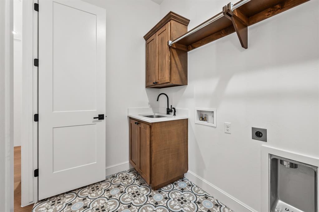 5705 NW 154th Terrace