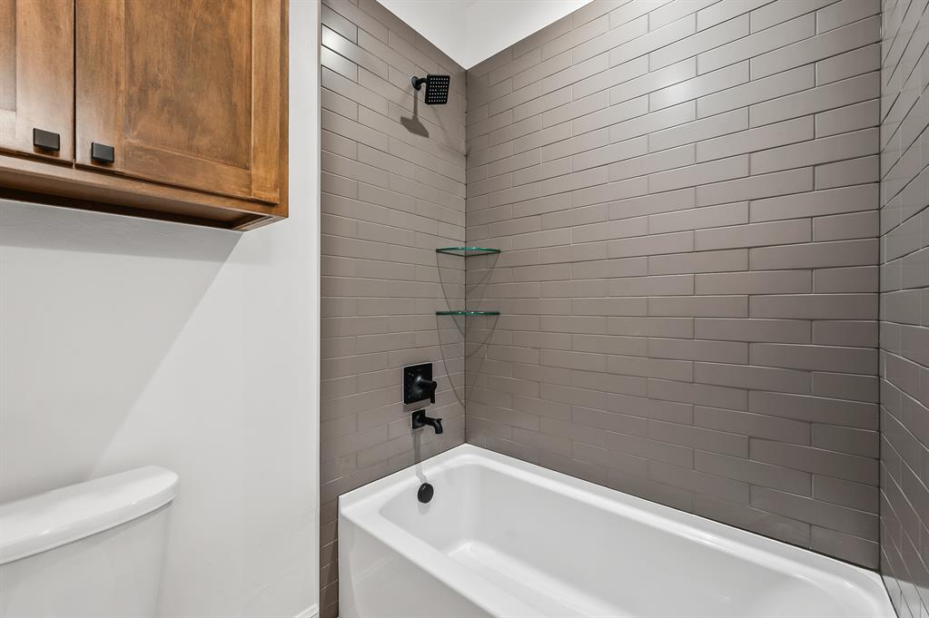 5705 NW 154th Terrace