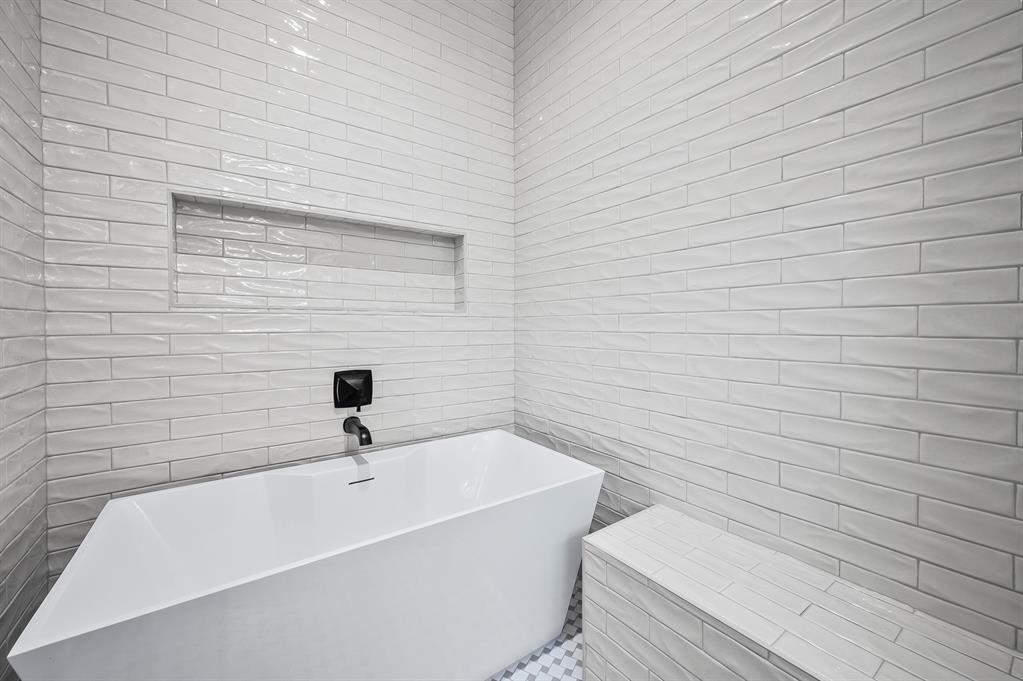 5705 NW 154th Terrace