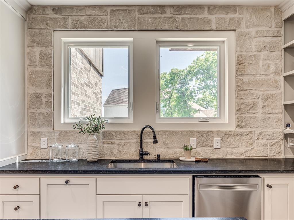 7308 Sunset Sail Avenue