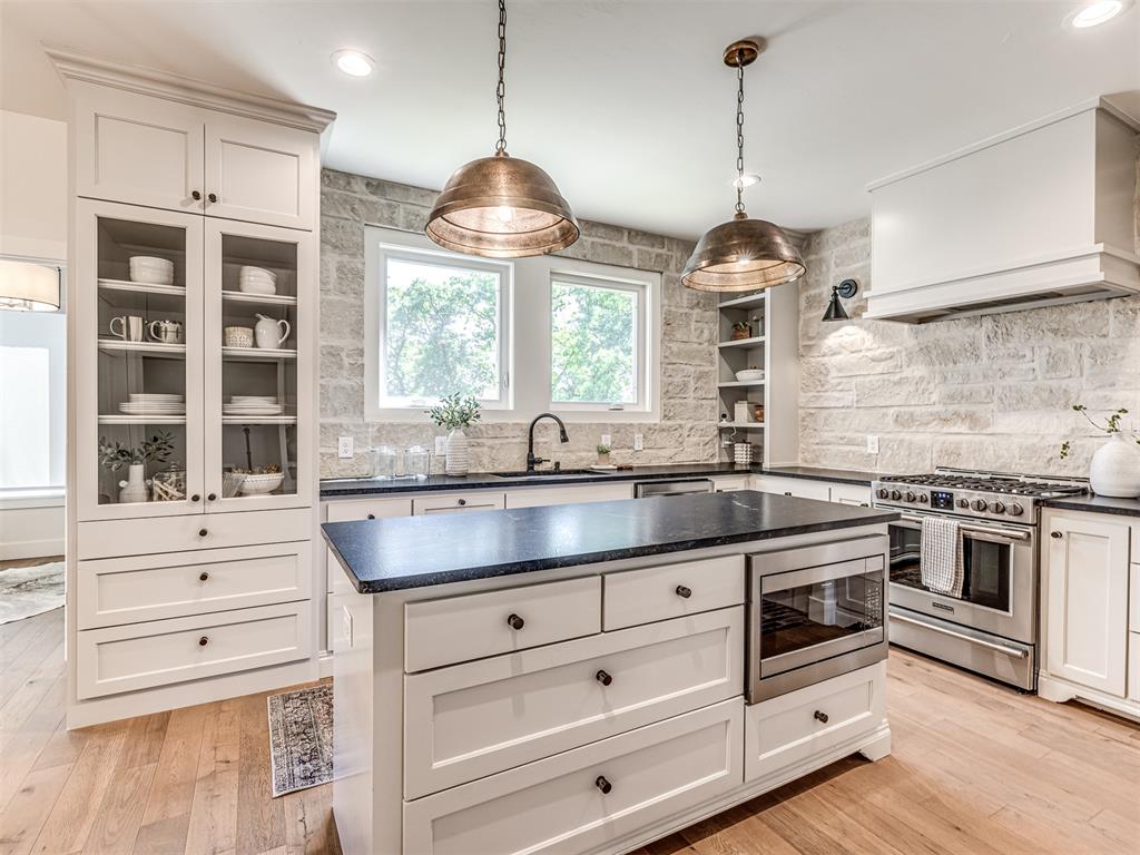 7308 Sunset Sail Avenue