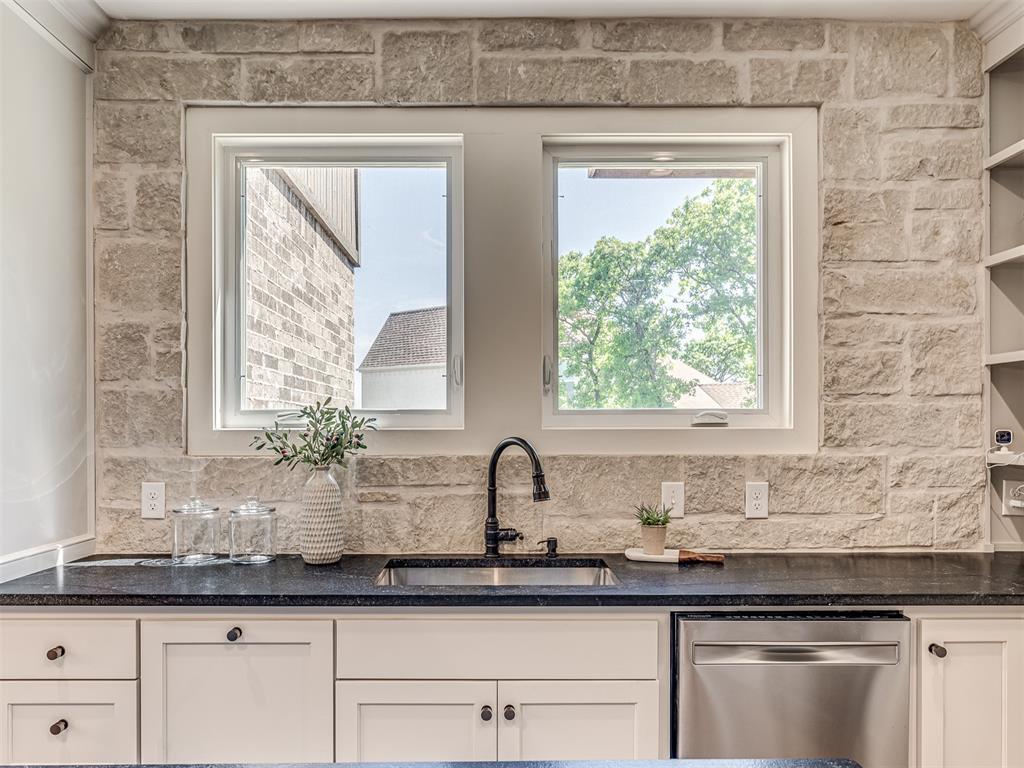 7308 Sunset Sail Avenue